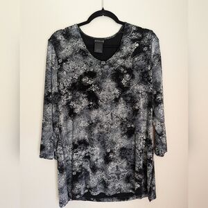 Citiknits Gray and Black Top Size XL
